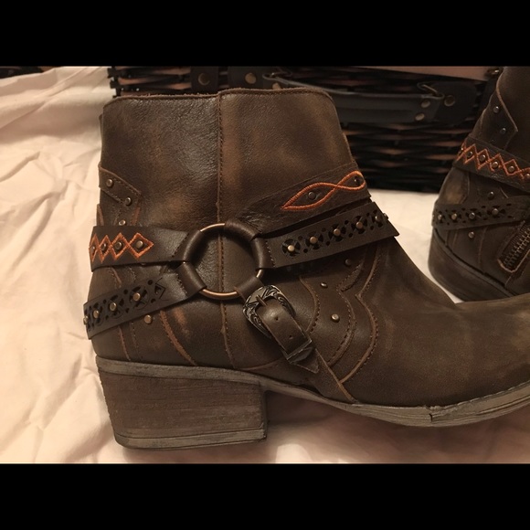 Circle G Women’s Studded Harness Booties Size 10 - Picture 5 of 6